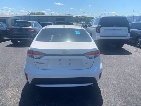 Used 2020 Toyota Corolla LE FWD image 4