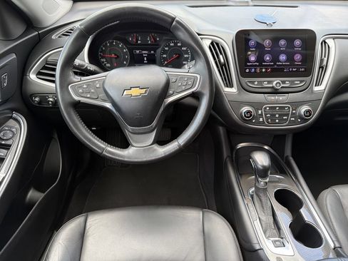 Certified 2022 Chevrolet Malibu LT w/ Leather Package FWD image 16