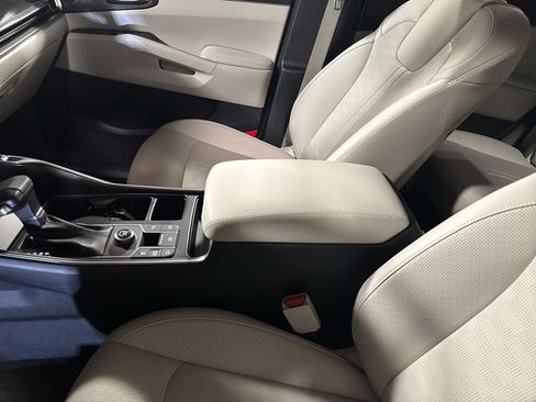 Certified 2025 Kia Sorento S image 29