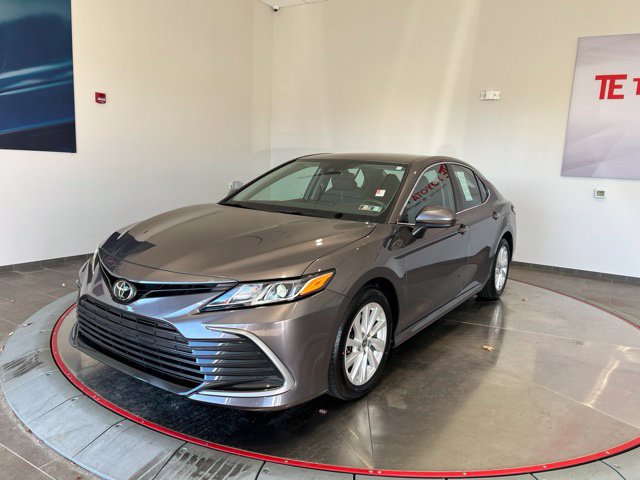 Used 2023 Toyota Camry LE FWD image 3