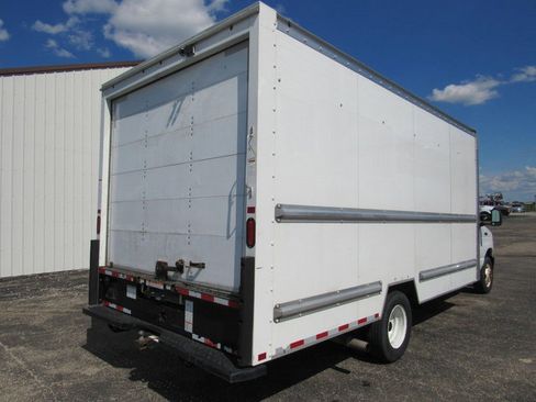 Used 2022 Ford E-350 and Econoline 350 Super Duty RWD image 3