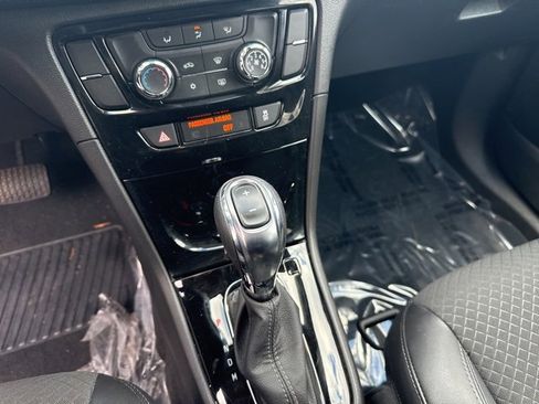 Used 2022 Buick Encore Preferred w/ Safety Package image 18