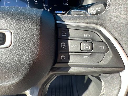 Used 2023 Jeep Grand Cherokee L Laredo AWD/4WD image 14