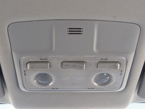 Used 2013 Toyota RAV4 LE FWD image 28