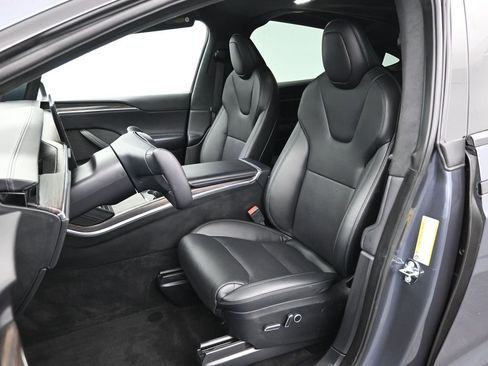 Used 2023 Tesla Model X image 9