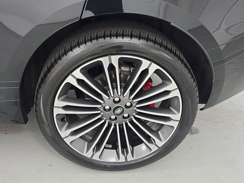 Used 2025 Land Rover Range Rover Velar Dynamic SE image 32