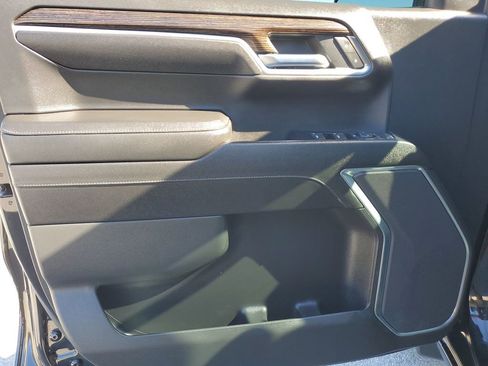 Used 2023 GMC Sierra 1500 Elevation image 42