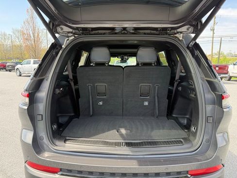Certified 2023 Jeep Grand Cherokee L Laredo AWD/4WD image 21