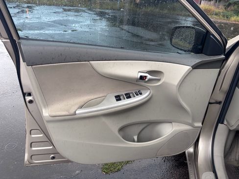 Used 2010 Toyota Corolla LE image 20