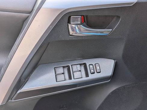 Used 2017 Toyota RAV4 XLE FWD image 11