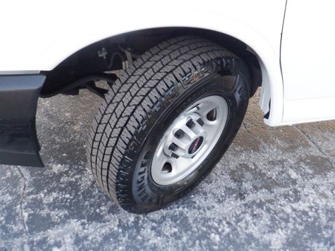 Used 2023 GMC Savana 2500 w/ Driver Convenience Package image 19