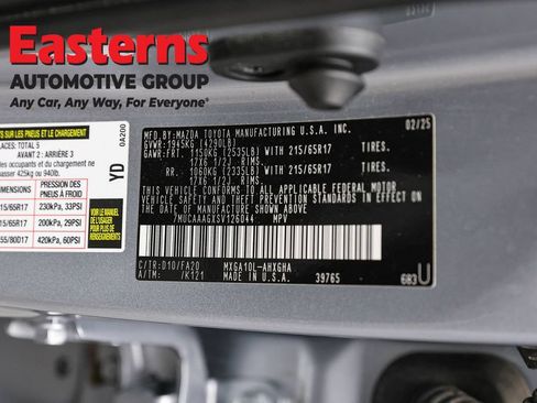 Used 2025 Toyota Corolla Cross LE FWD image 33