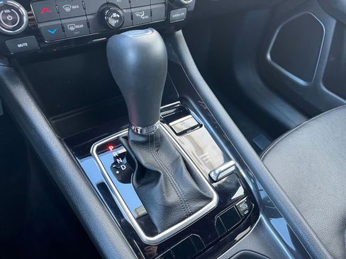 Used 2025 Jeep Compass Latitude image 40