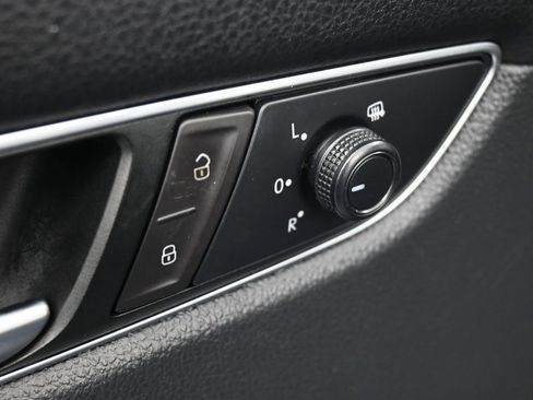 Used 2019 Volkswagen Passat 2.0T Wolfsburg image 29