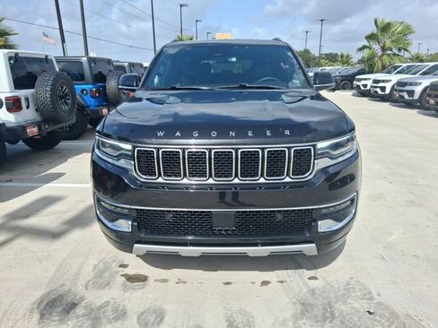 Used 2024 Jeep Wagoneer Series II w/ Flexible Seating Group RWD image 2