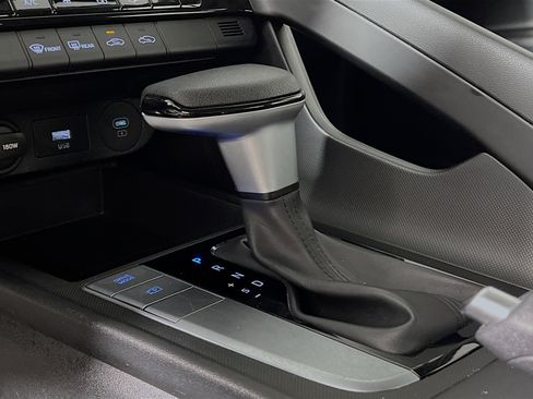 Used 2024 Hyundai Elantra SEL image 24