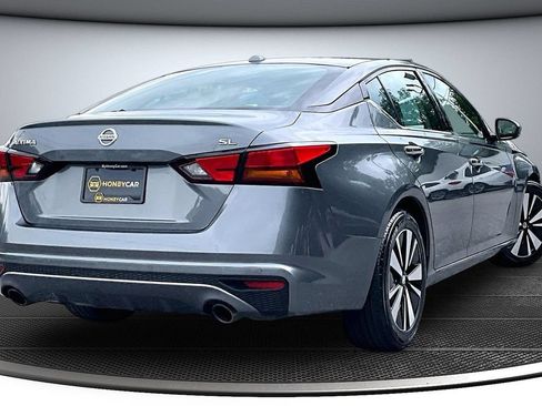 Used 2019 Nissan Altima 2.5 SL FWD image 6