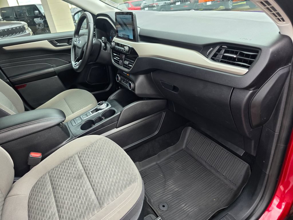 Used 2022 Ford Escape SE w/ SE Sport Appearance Package AWD/4WD image 25