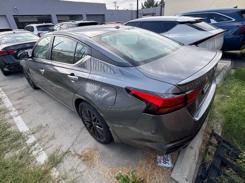 Used 2025 Nissan Altima 2.5 SV w/ SV Special Edition Package FWD image 4
