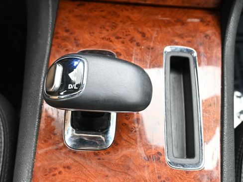 Used 2013 Chrysler 300 RWD image 16