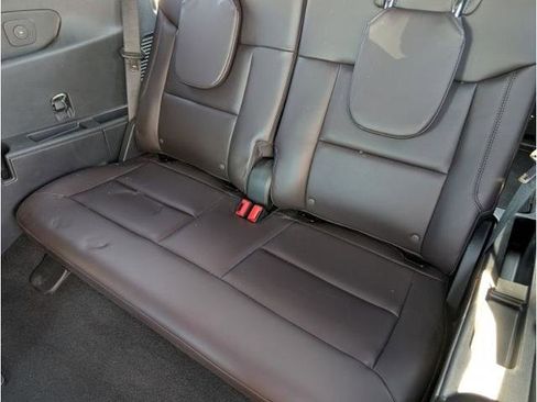 Certified 2025 Ford Explorer Platinum image 10