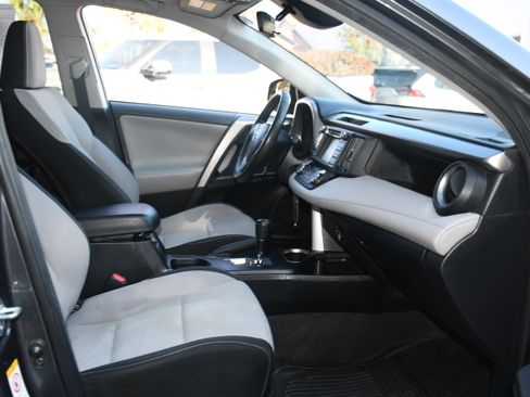 Used 2017 Toyota RAV4 XLE image 20