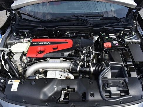 Used 2018 Honda Civic Type R image 9