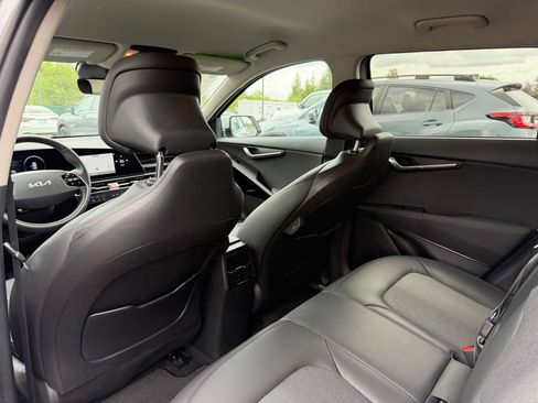 Used 2023 Kia Niro Wind w/ Wind Preserve Package FWD image 32