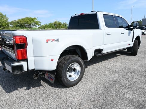 New 2026 Ford F350 Platinum AWD/4WD image 3