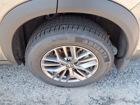 Used 2024 Nissan Rogue S AWD/4WD image 44