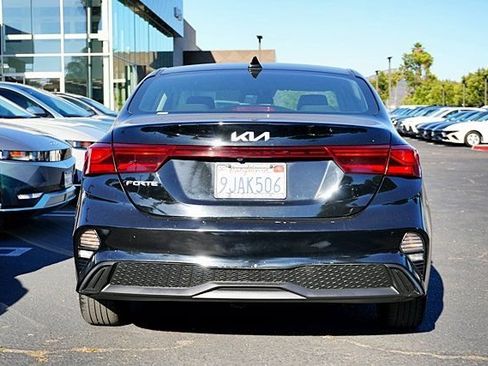 Used 2023 Kia Forte LXS FWD image 9