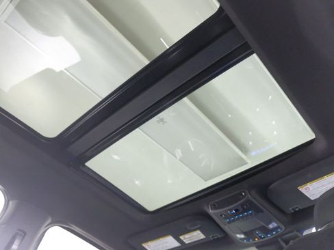 Used 2021 Ford F250 Platinum w/ FX4 Off-Road Package image 22