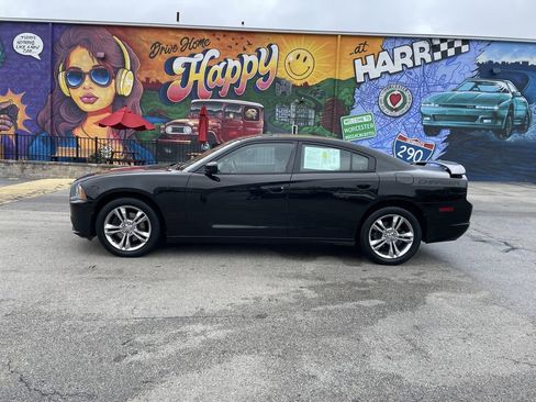 Used 2014 Dodge Charger SXT AWD/4WD image 2