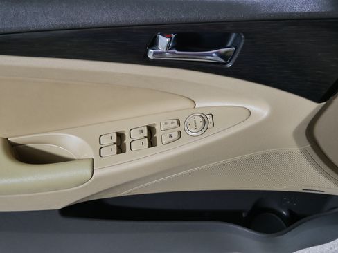 Used 2013 Hyundai Sonata Limited FWD image 19