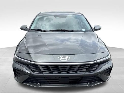 New 2026 Hyundai Elantra Limited FWD image 8