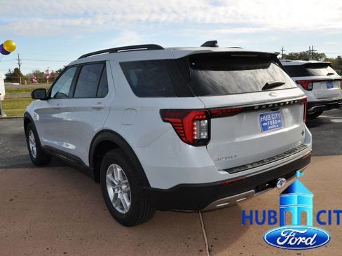 New 2026 Ford Explorer Active w/ Active Comfort Package image 3