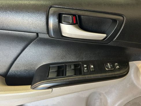 Used 2014 Toyota Camry LE FWD image 13