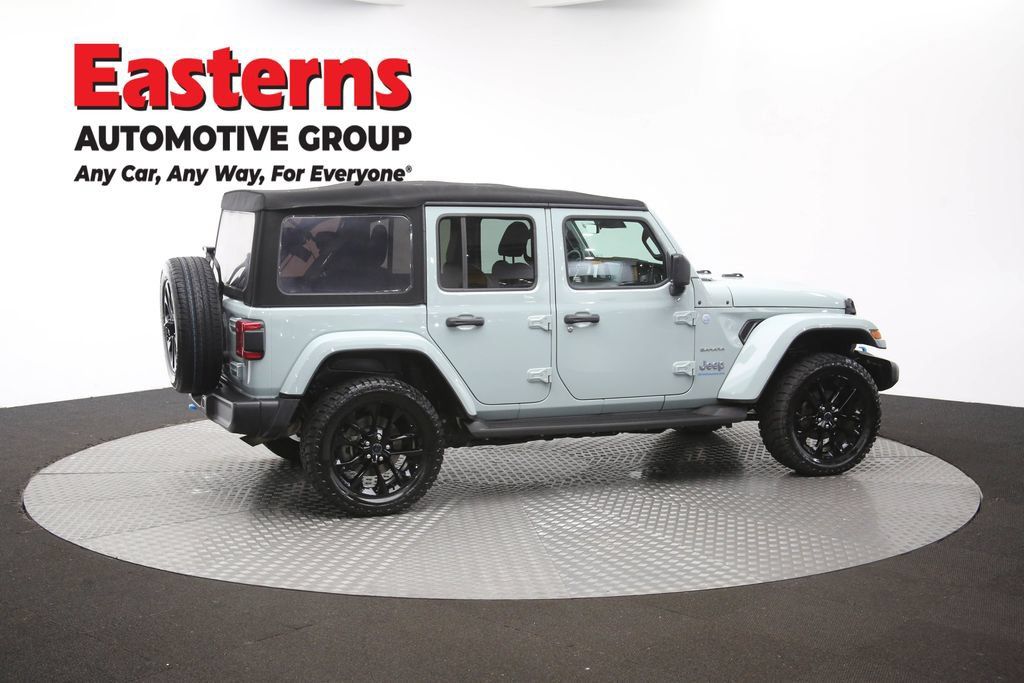 Used 2024 Jeep Wrangler Unlimited Sahara w/ Technology Group AWD/4WD image 43