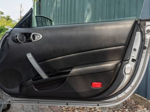 Used 2008 Nissan 350Z Touring RWD image 33