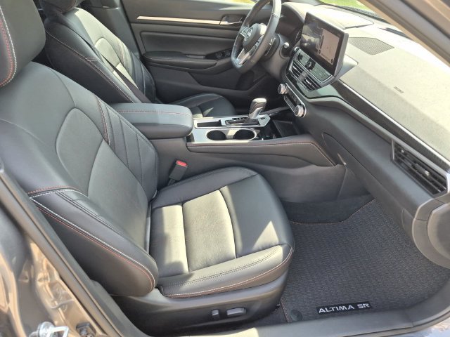 Used 2024 Nissan Altima 2.5 SR w/ SR Premium Package FWD image 10