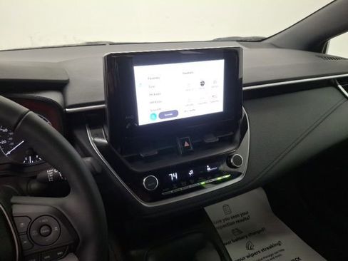 Used 2025 Toyota Corolla SE image 18