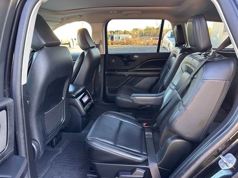 Used 2023 Lincoln Aviator Reserve w/ Equipment Group 201A image 25