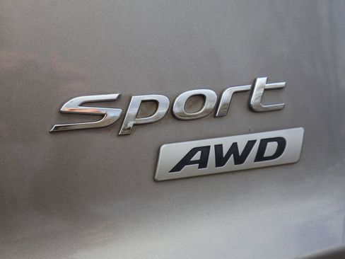 Used 2018 Hyundai Santa Fe Sport image 6