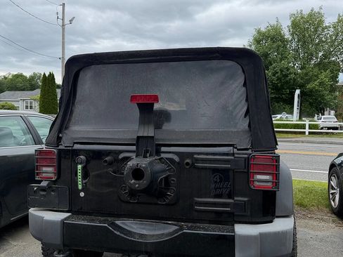 Used 2016 Jeep Wrangler Sport AWD/4WD image 15