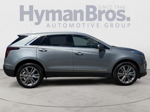 Used 2023 Cadillac XT5 Premium Luxury w/ Technology Package FWD image 2