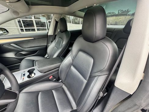 Used 2022 Tesla Model 3 Long Range AWD/4WD image 14