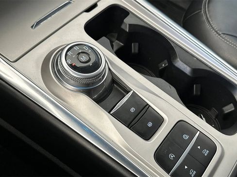 Used 2021 Ford Explorer XLT w/ Equipment Group 202A image 25