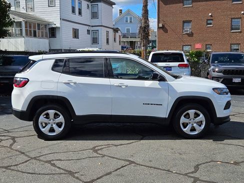 Used 2022 Jeep Compass Latitude image 6