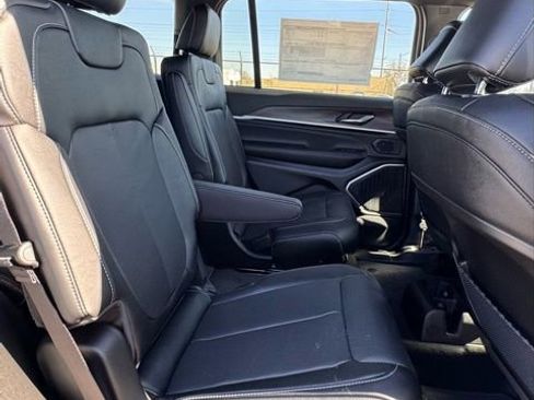 New 2026 Jeep Grand Cherokee L Limited image 15