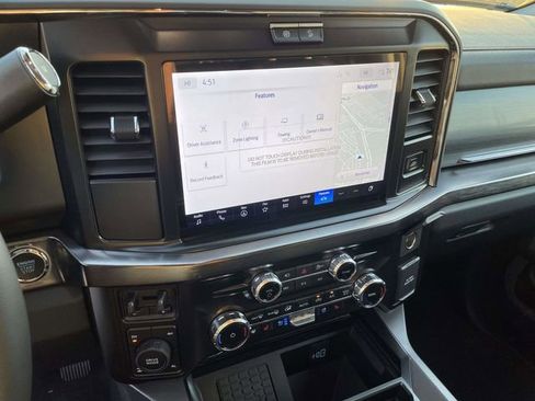 New 2026 Ford F250 Lariat w/ Black Appearance Package image 9